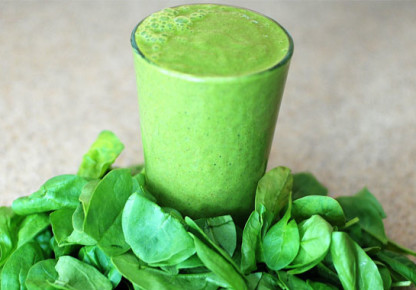 6 Yummy Smoothie Drinks to Aid in Digestion & Detox