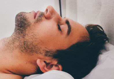 5 Reasons Men Should Always Sleep Naked