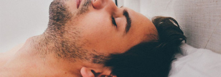 5 Reasons Men Should Always Sleep Naked